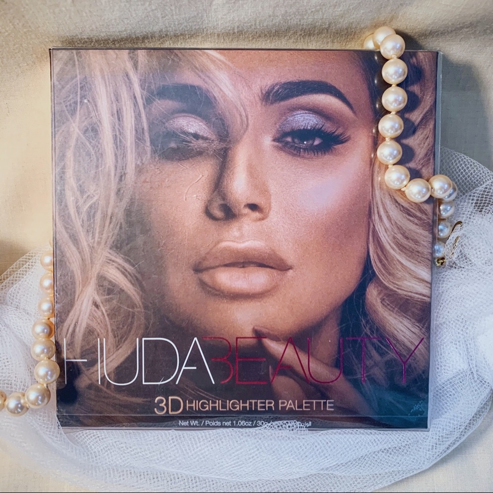 Huda Beauty 3D Highlighter Palette - Pink Sands